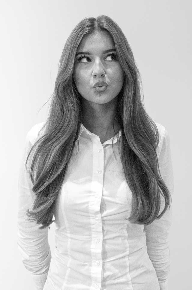 Lejla zw 640x965 website